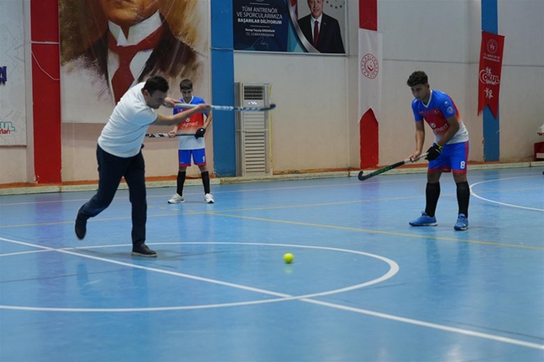 Türkiye’de İlk Kez! Salon Hokeyi Ligi Gaziantep’te Başladı