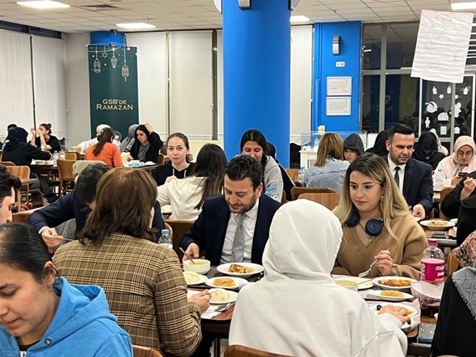 İl Müdürümüz, Ramazan ayının ilk gününde yurtlarımızı ziyaret ederek öğrencilerimizle birlikte iftar yaptı.